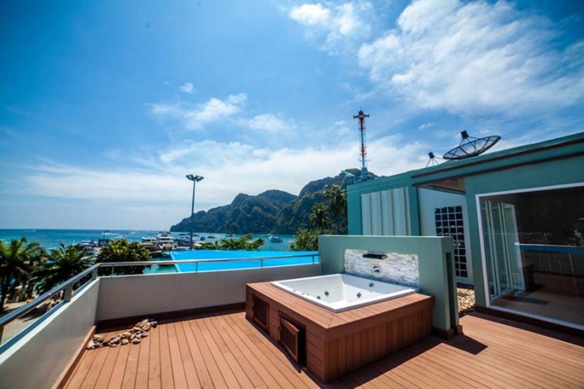 Phi Phi Harbour View Hotel-Sha Extra Plus Bagian luar foto
